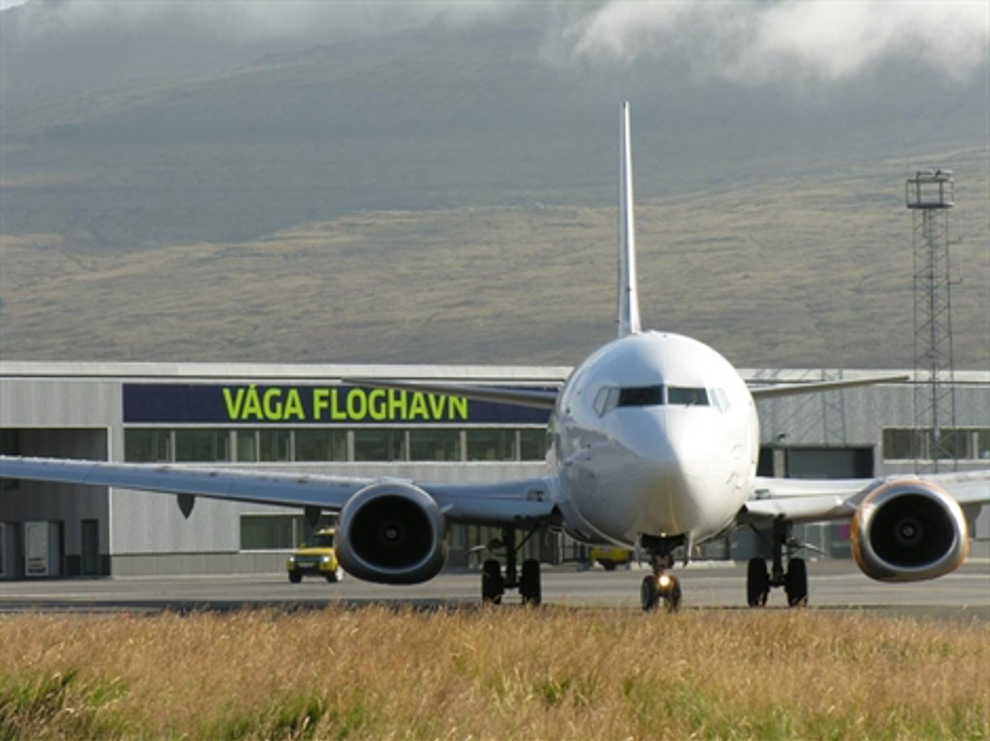 Yvir 250.000 ferðafólk umvegis Vága Floghavn í 2014