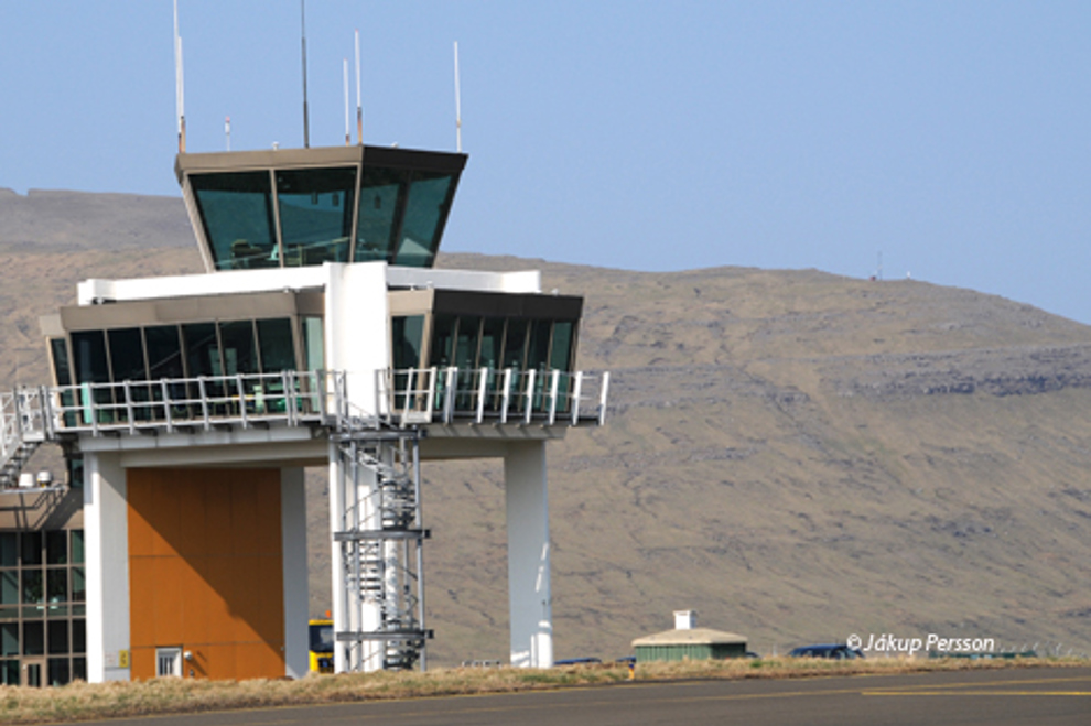 Hækkingar í nýtslugjøldum hjá Vága Floghavn kosta Atlantic Airways kr. 5 fyri hvønn ferðaseðilin í 2010